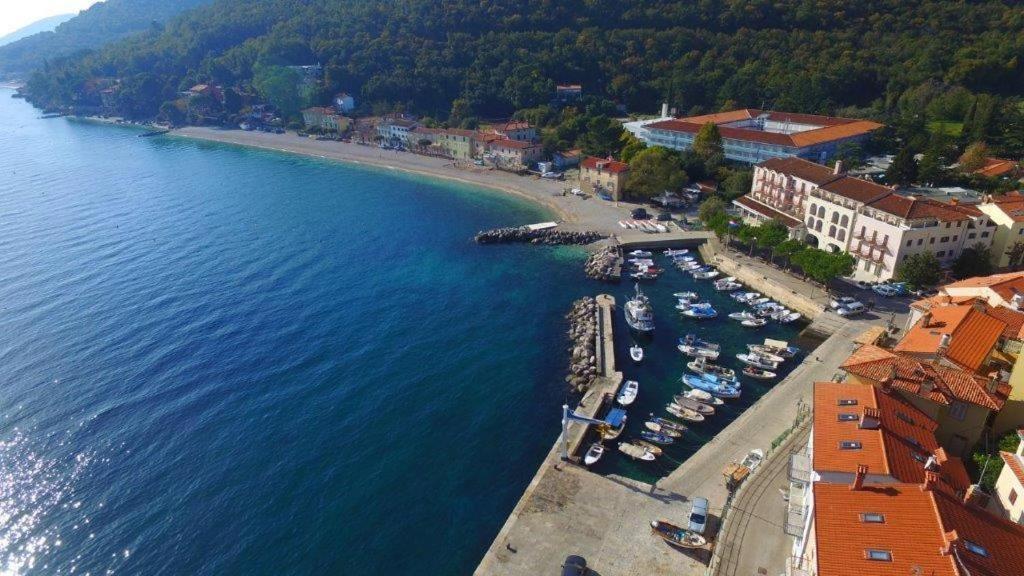 Apartments Near The Beach, With Terraces And Seaview At House B. Moscenicka Draga Luaran gambar