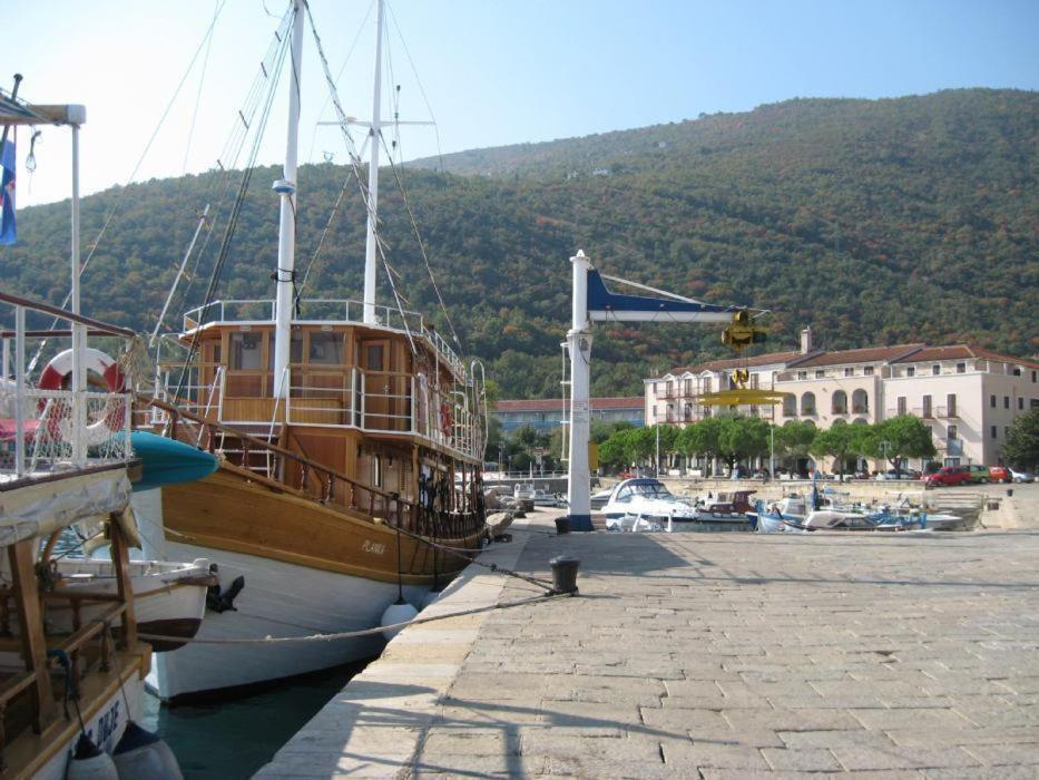 Apartments Near The Beach, With Terraces And Seaview At House B. Moscenicka Draga Luaran gambar