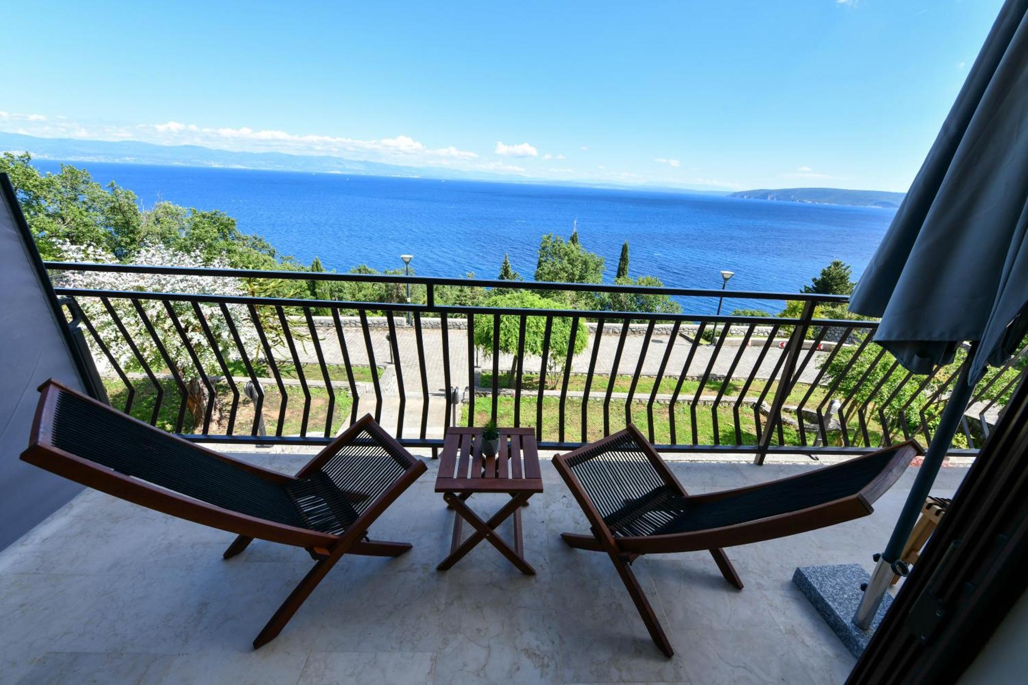 Apartments Near The Beach, With Terraces And Seaview At House B. Moscenicka Draga Luaran gambar